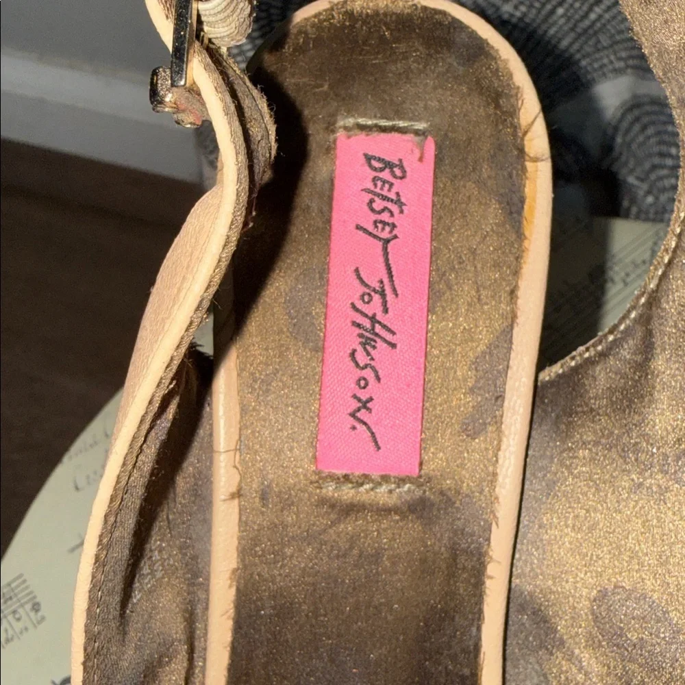 Betsey Johnson Mystifyy Nude Leather Peep Toe Snake Print Platform Slingbacks